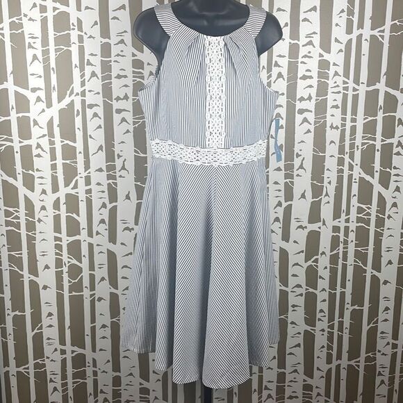 NEW Seersucker High Neck Fit & Flare Dress 12 Grey White - Picture 1 of 11